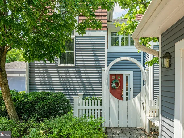 15 Railroad Pl, Pennington, NJ 08534