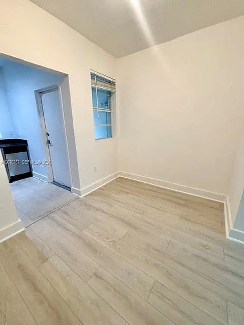 The Ambassador Condo — Photo 4