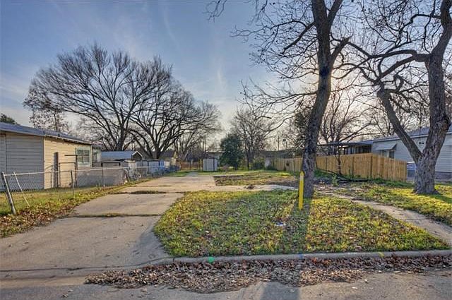 2nd image of 615 W Odell St