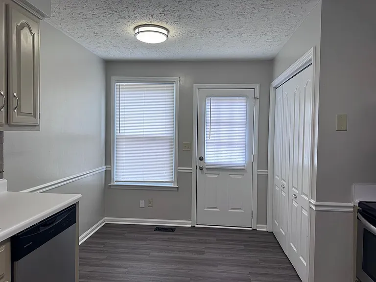 203 Melodie Dr — Photo 11