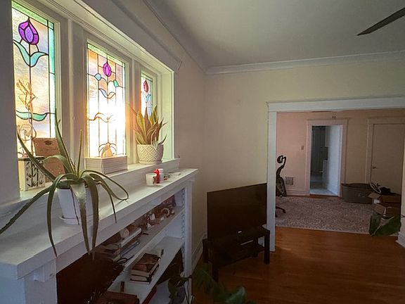5th image of 1825 S Newstead Ave #1S