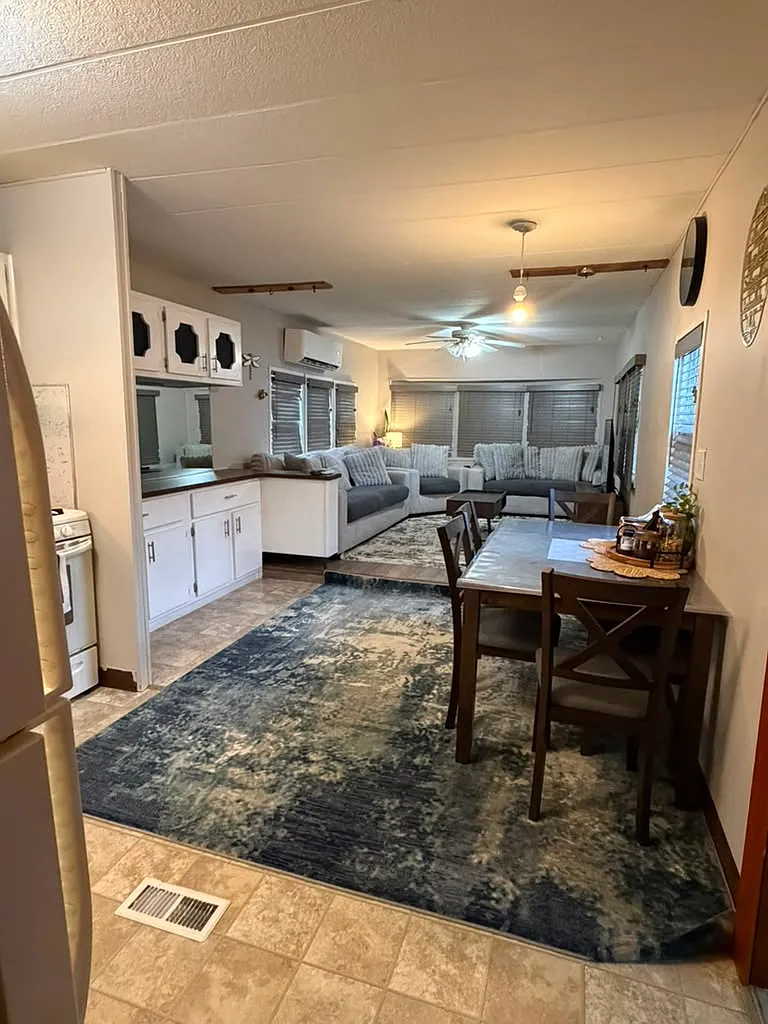 3 bed, 1065 sqft, $2,900 — Photo 1