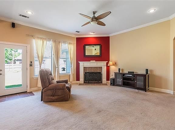 3rd image of 370 Autumn Wind Ln