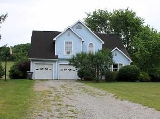 108 Charlemagne Dr, Butler, PA 16002