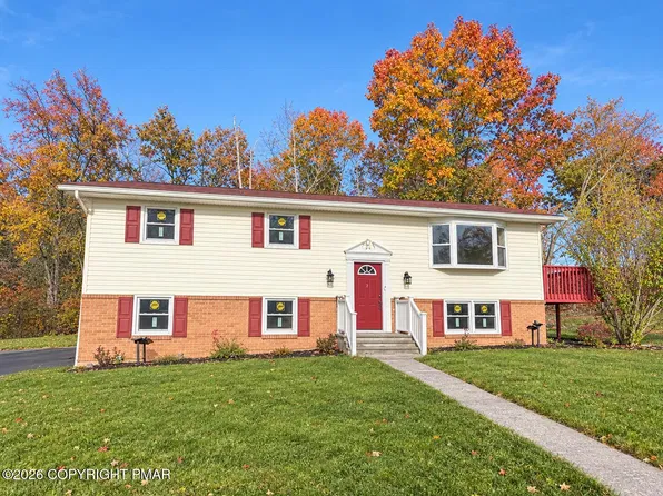 712 Keystone Dr, Stroudsburg, PA 18360