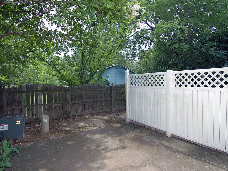 133 Old Grove Ln — Photo 15
