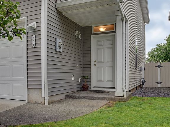 2nd image of 12410 NE 70th Cir