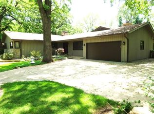 36W655 Oak Hill Dr, Dundee, IL