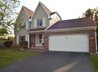 58 Applefield Dr, Williamsville, NY 14221