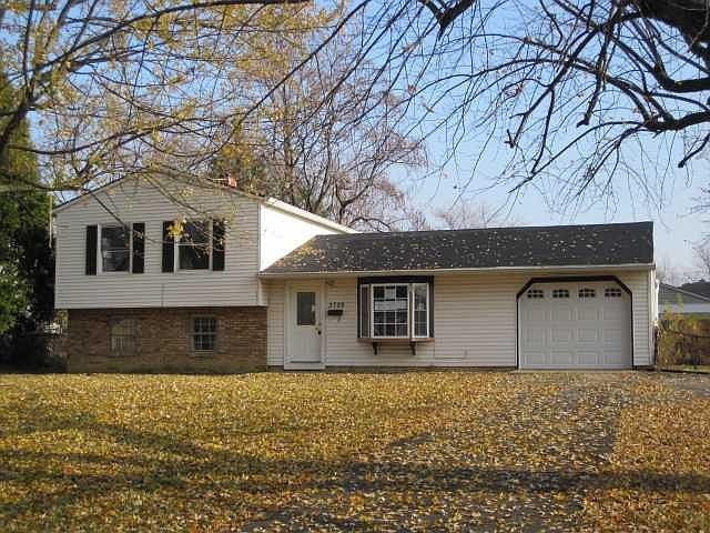 1st image of 3728 N Chateau Ct