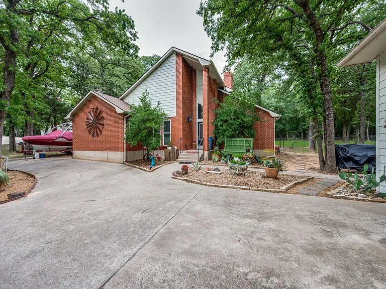116 Cayuga Trl — Photo 16