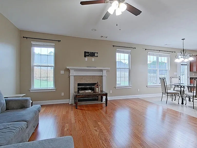 611 Baldwin Pl — Photo 13