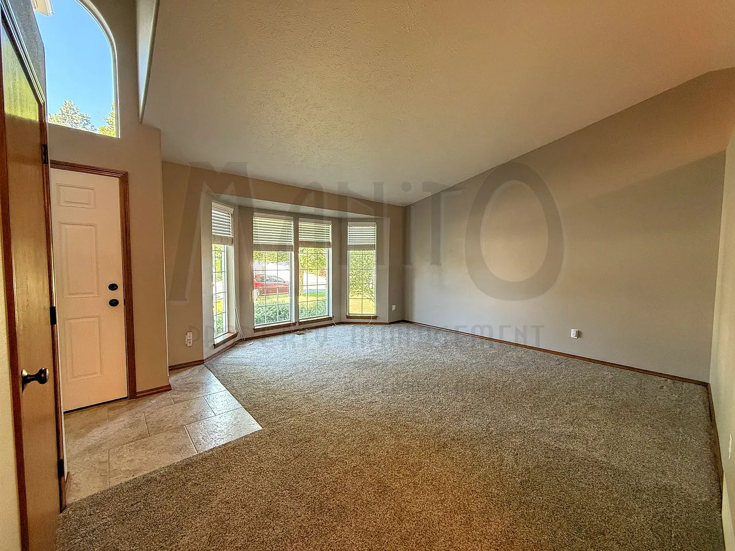 **Coming Soon** Spacious Eagle Ridge Home — Photo 4
