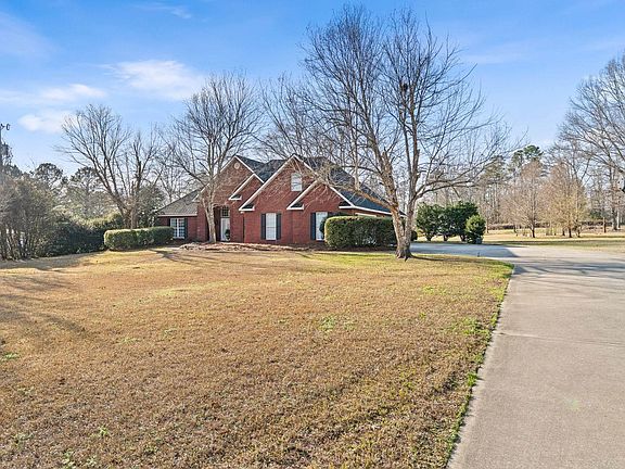 4th image of 3233 Moody Rd