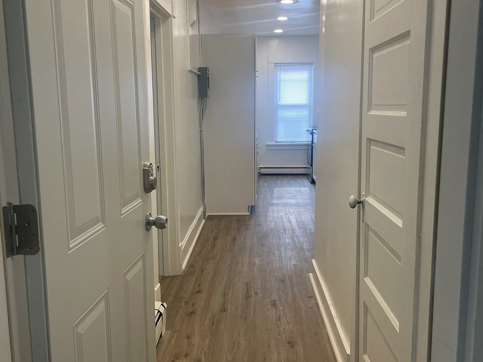2 bed, 700 sqft, $1,000 — Photo 1