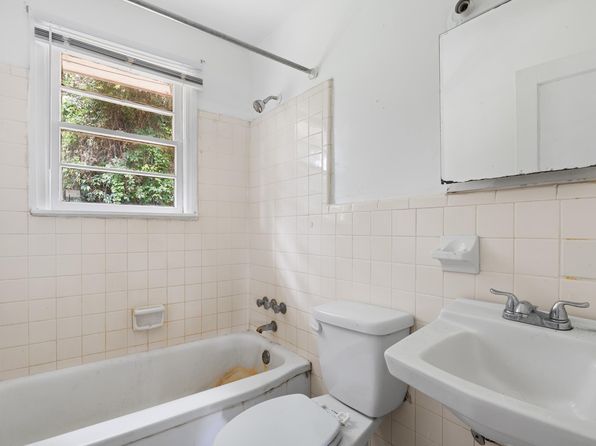 columbia-south-carolina-370661572 picture