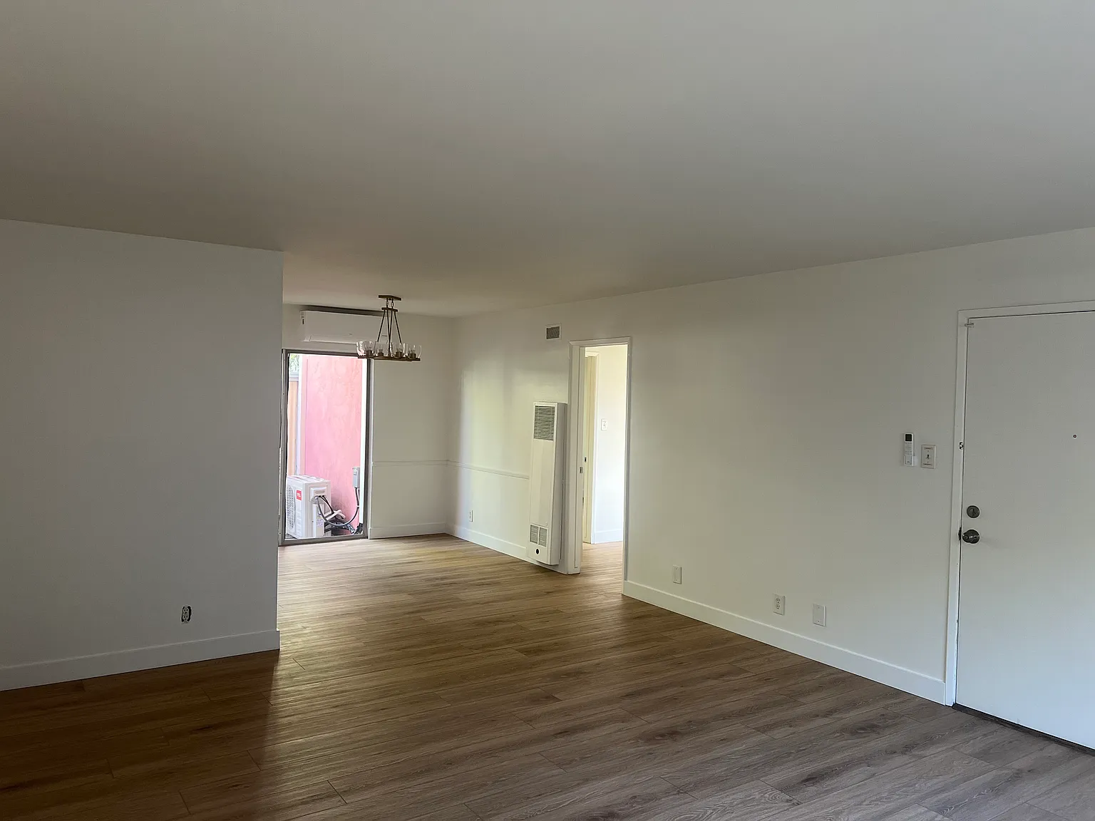 3 bed, 1200 sqft, $4,200 — Photo 1
