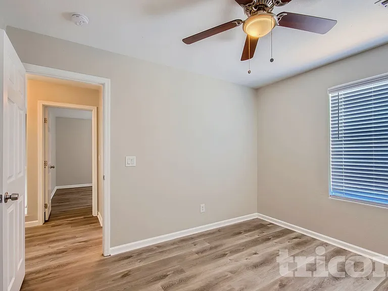 13409 N 127th Dr — Photo 7