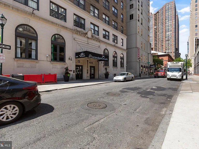 1324 Locust St #1118 — Photo 15
