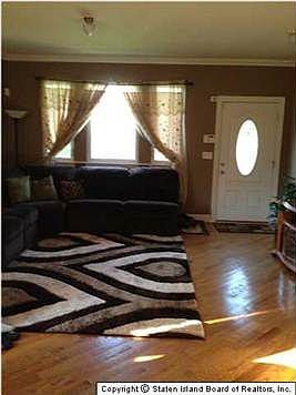 3rd image of 472 Lincoln Ave