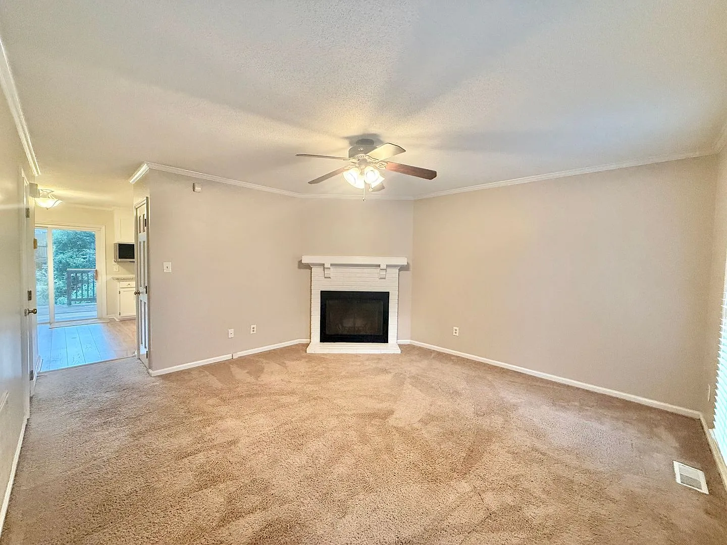 Newly Remodeled 2BD, 2.5BA North Raleigh Townhome in a Prime Location Near Interstates, North Hil... — Photo 3