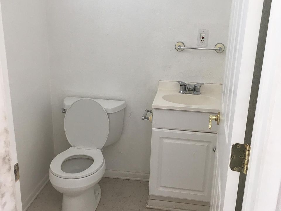 1/2 bath