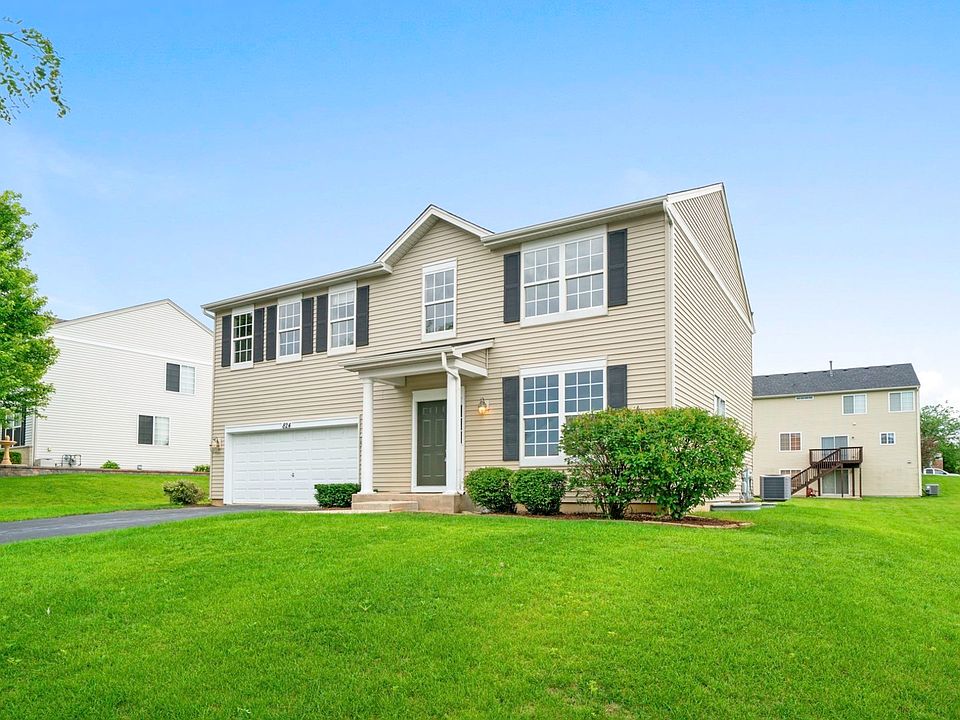 1st image of 824 Briarcliff Dr