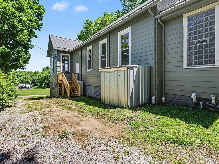 9030 Columbus Rd — Photo 25