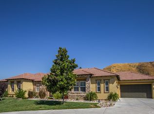 2143 Horse Trail Dr, Redlands, CA 92373