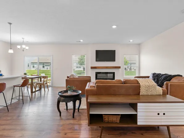 507 Curry Dr, Pataskala, OH 43062