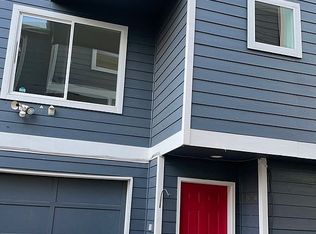 9030B 17th Ave SW, Seattle, WA 98106