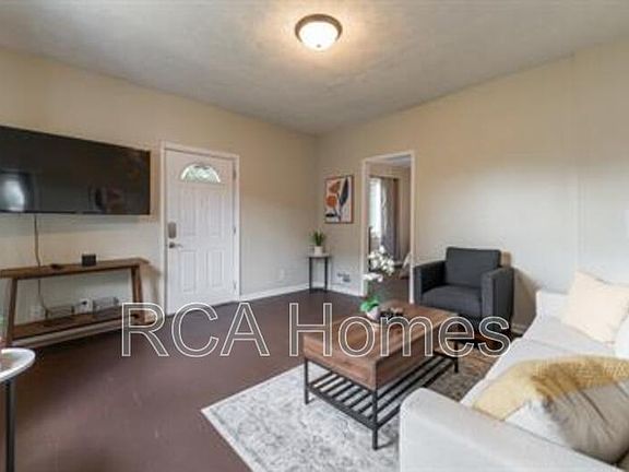 2nd image of 1015 Olive St