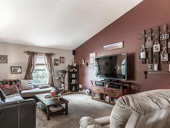 4th image of 1420 Pine Wild Dr