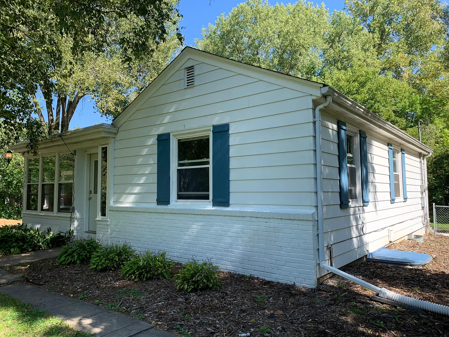 4 bed, 1645 sqft, $2,395 — Photo 3