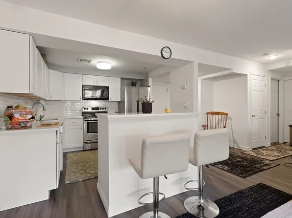 148 Main St APT B332, North Andover, MA 01845