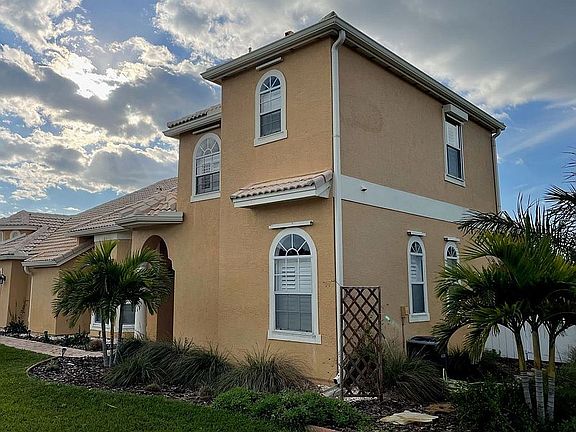 3rd image of 187 Seaview St