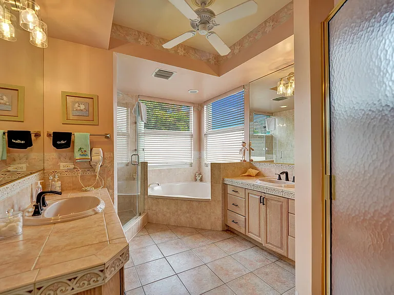 220 Pine Ave — Photo 28