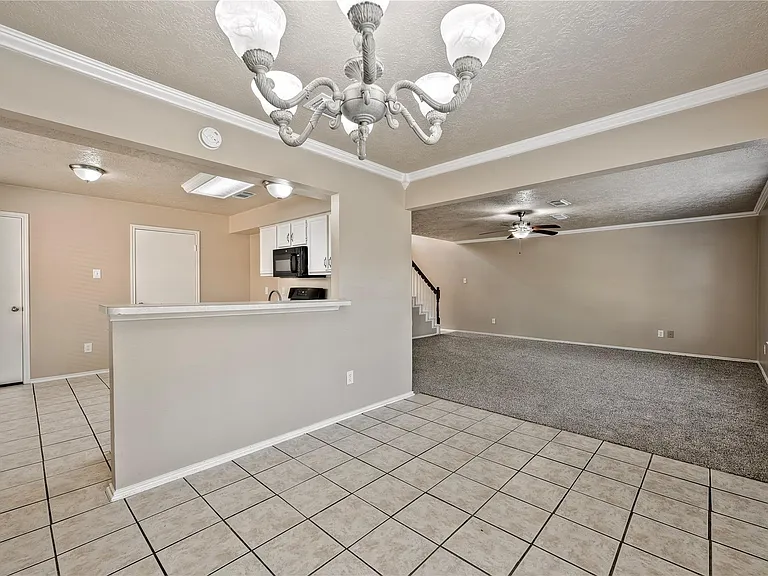 2627 Autumn Springs Ln — Photo 6