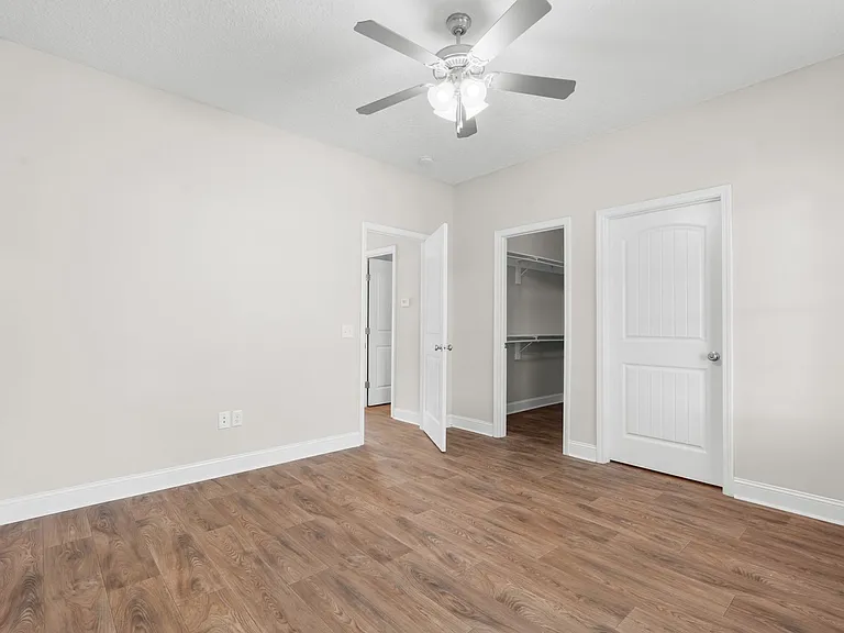 27 W Grady St — Photo 6