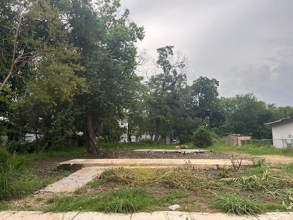 1st image of 652 E Thompson Pl