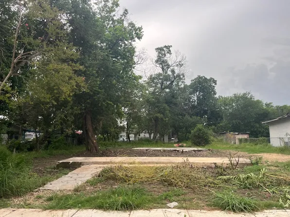 652 E Thompson Pl, San Antonio, TX 78225