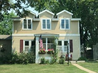 1231 Wisconsin St, Lake Geneva, WI 53147