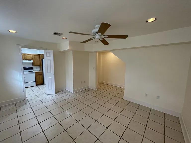 1214 S Elgin Ave — Photo 11