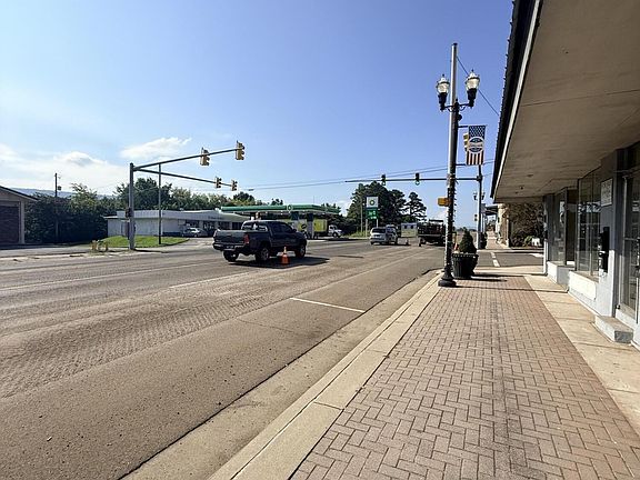 4th image of 830 Tennessee Ave