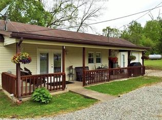 14065 Ripley Rd, Leon, WV 25123
