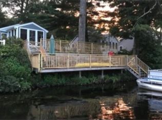 16 Taylor Point Rd, Pembroke, MA 02359