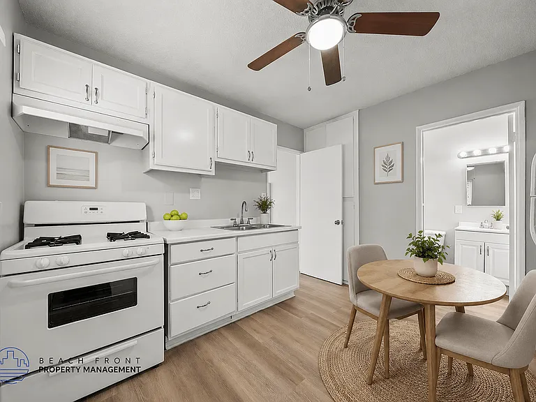 835-845 Glenway Dr. — Photo 14