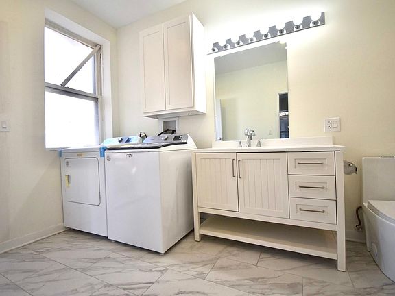 4th image of 5638 N Winthrop Ave #1