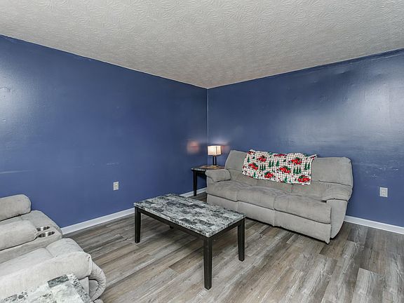 5th image of 713 Broadway St