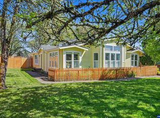 631 N 12th St, Philomath, OR 97370